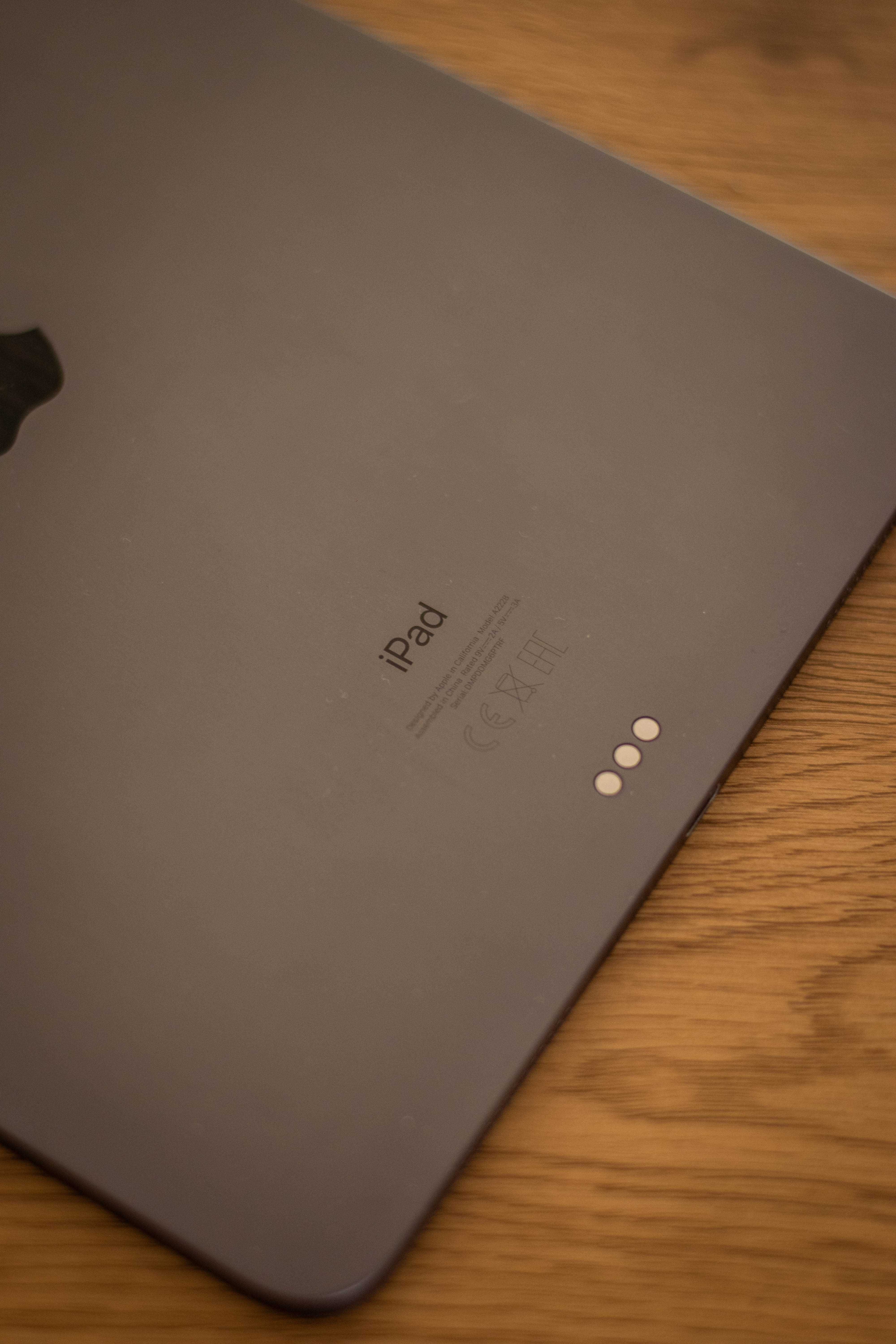 iPad Pro 11” (2nd Gen, 2020) – 128GB, Wi-Fi – Отлично състояние