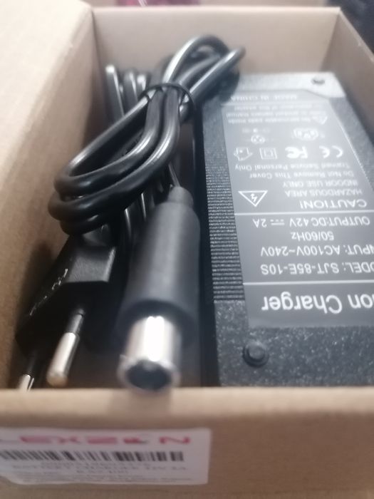 Incarcator trotineta bicicleta electrica 49 ron NOU 42v 2A MODEL XIAOM