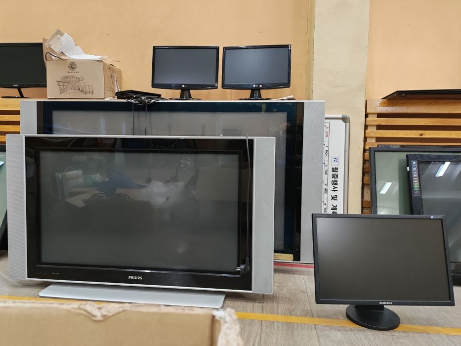 Телевизор LG. Toshiba. Samsung Мониторы. Всё в хорошем рабочем состоян