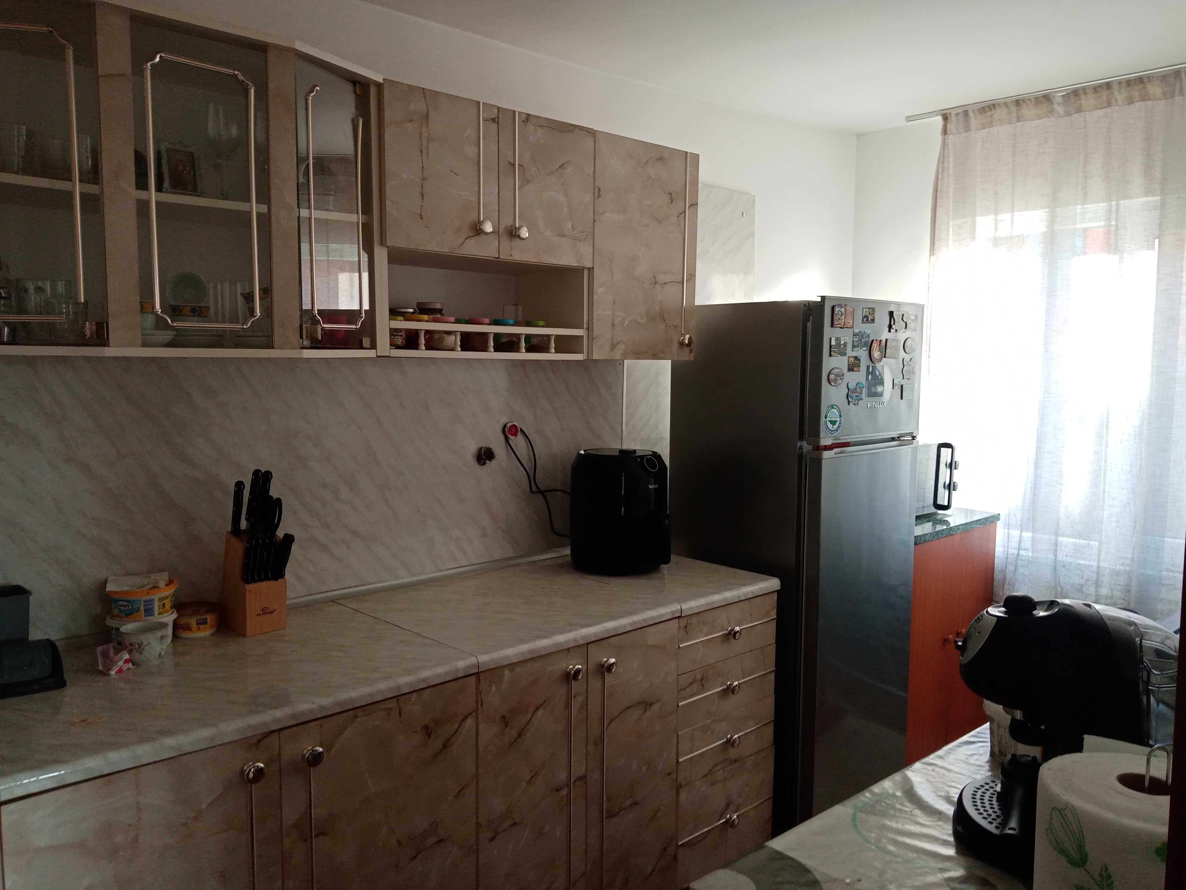 Продавам къща с. Близнаци