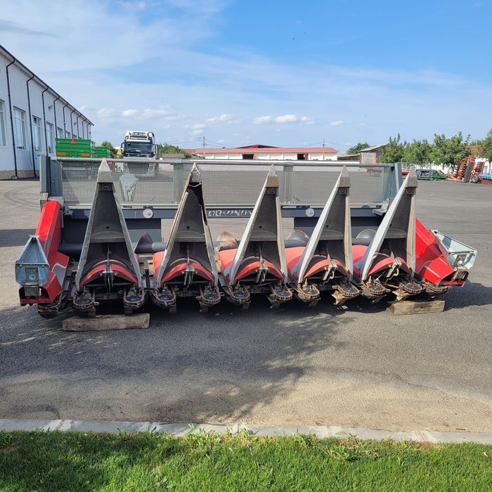 Culegator porumb Dominioni