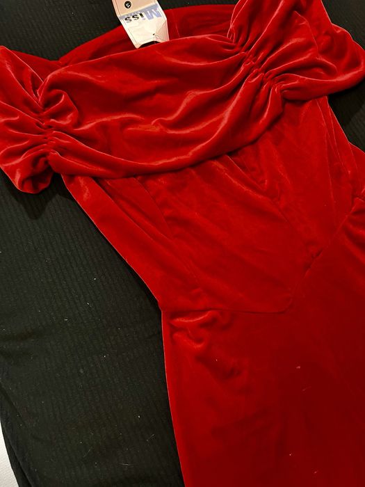 Женское платье королевский