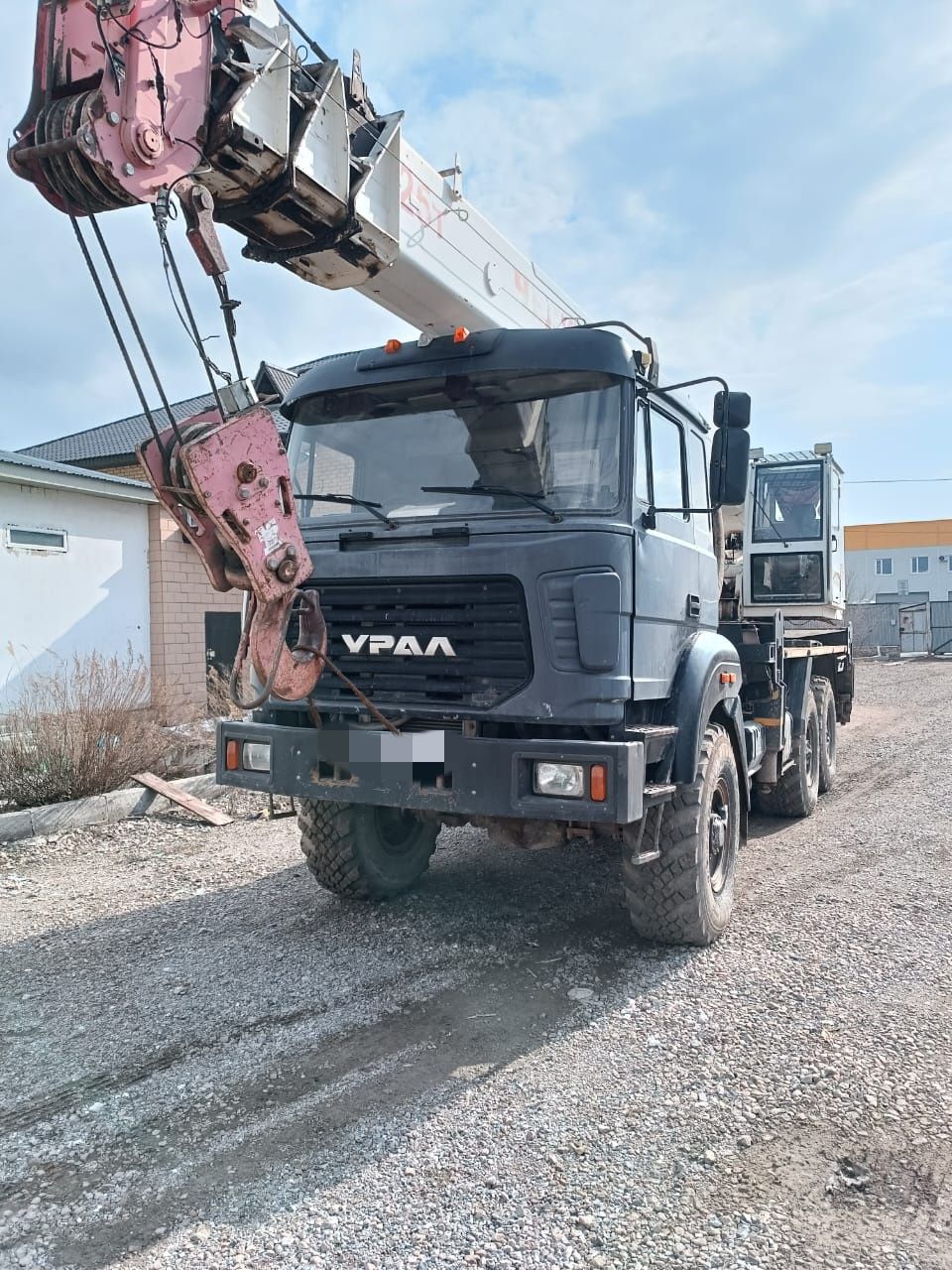 Автокран 25т. Урал вездеход