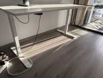 Birou electric reglabil pe inaltime