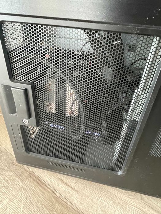 PC Workstation XEON 2620V2L - 64GB RAM ECC - GTx 1080 racit cu apa