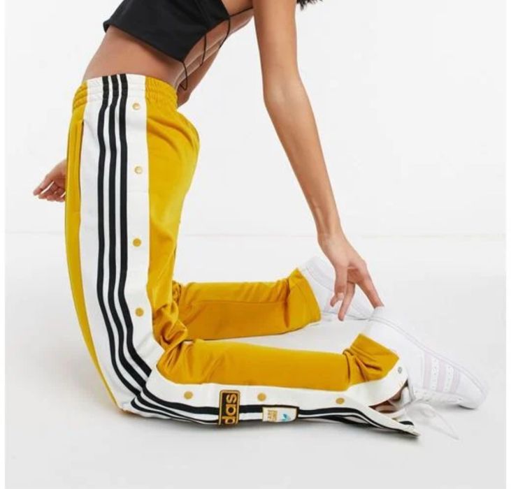 Чисто нови панталони на Adidas