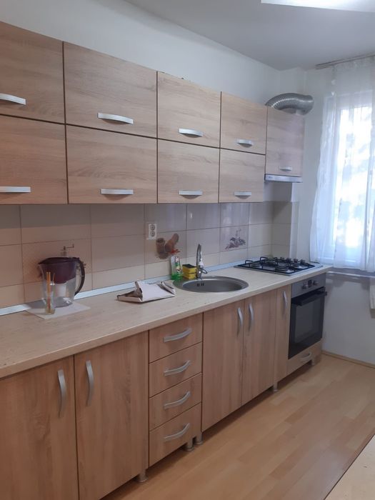 Închiriez apartament