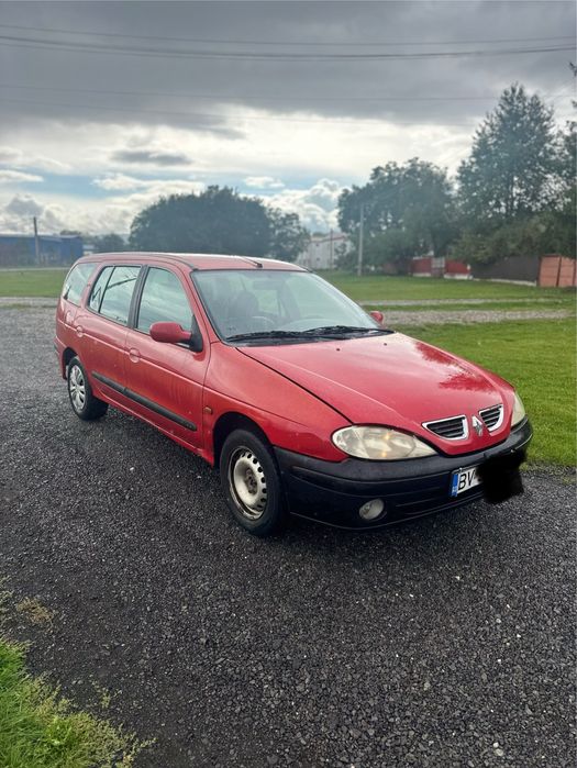 Reno Megan din 2000 de 1,6 Benzina