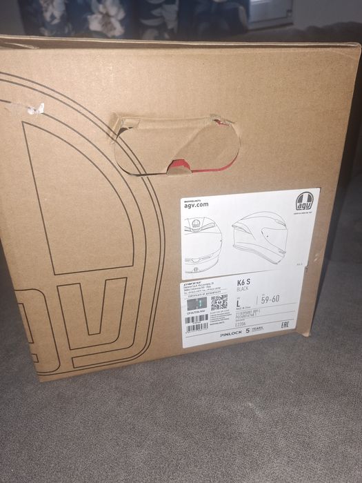 Se vinde casca AGV K6S