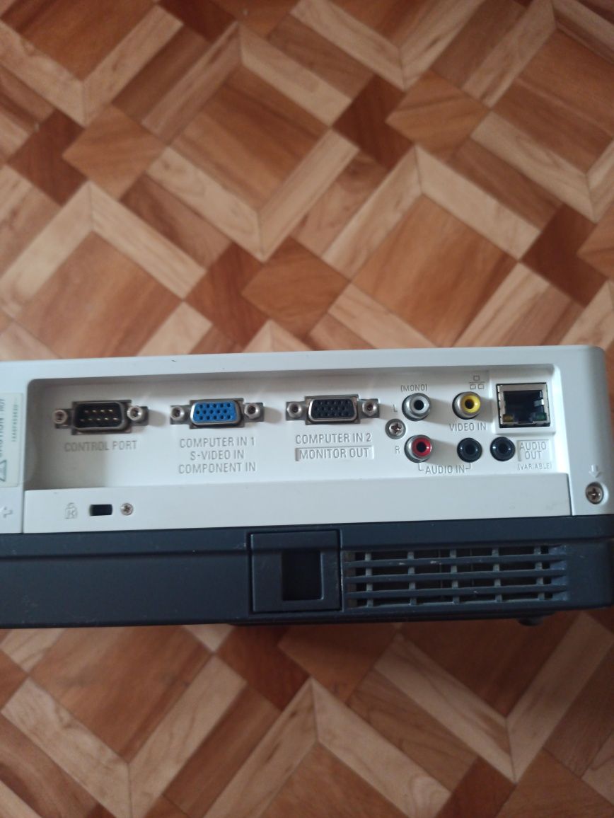 Проектор sanyo PLC-XD2200