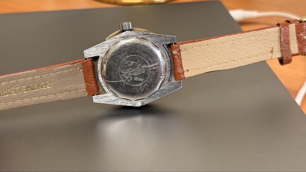 Ceas mecanic diver 39mm Yearling Sicura