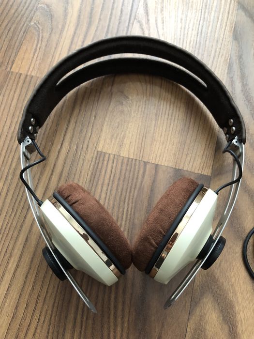 Sennheiser Momentum 2 cu fir