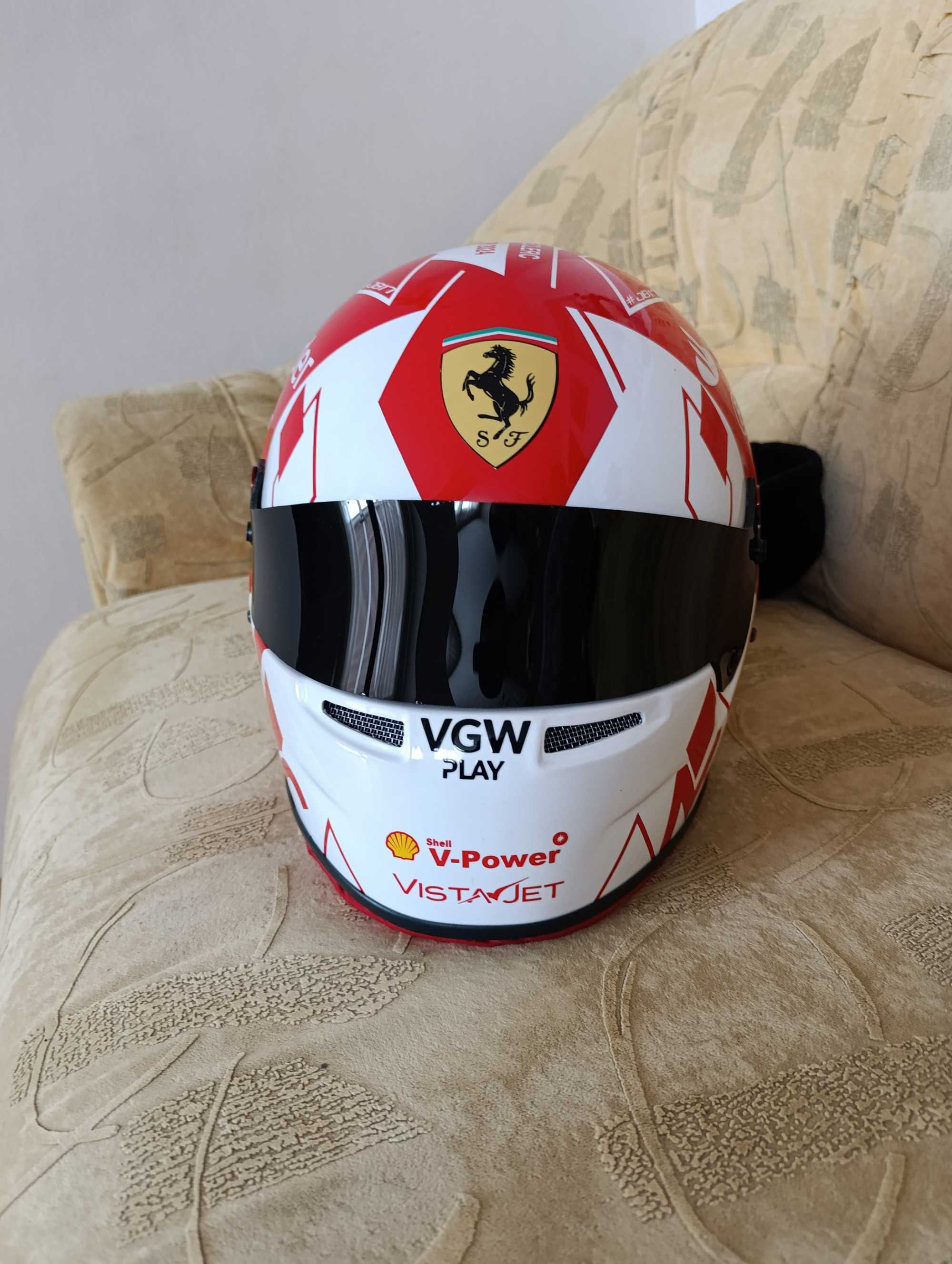 Картинг каска на Charles Leclerc Ferrari Monaco 2024 S размер