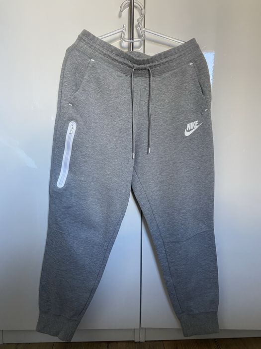 Дамско долнище Nike Tech Fleece  M