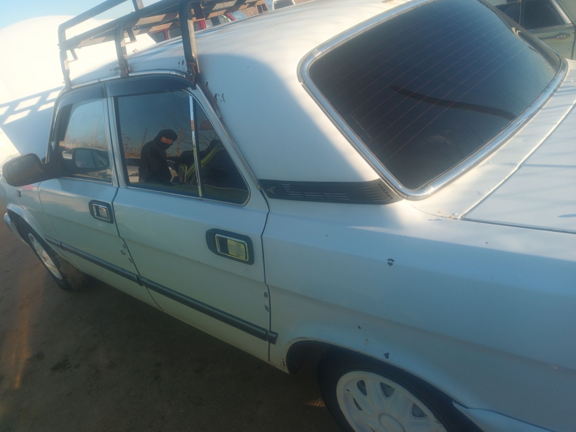 Volga gaz 31.10 avtomobil