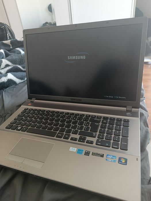 Vand laptop samsung