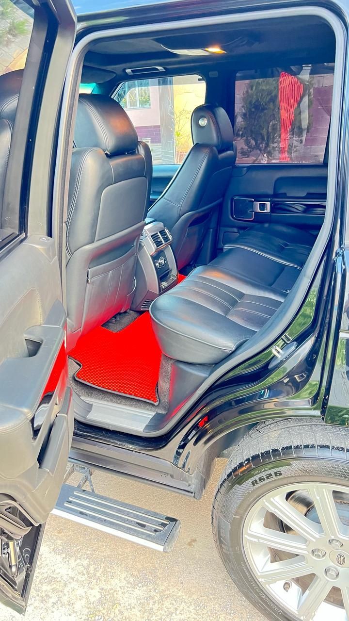 Машина Range Rover