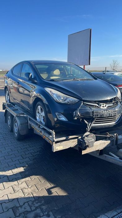 Dezmembram Hyundai Elantra 1.6 benzina din 2013