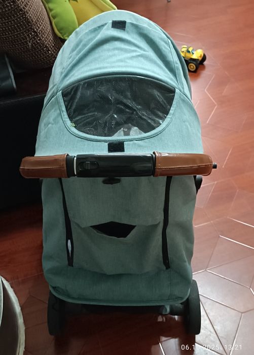 Продается коляска и детский стульчик