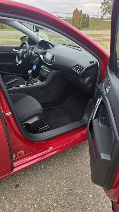 Peugeot 308  Fabricatie 2014  1.2 benzina 85 cp