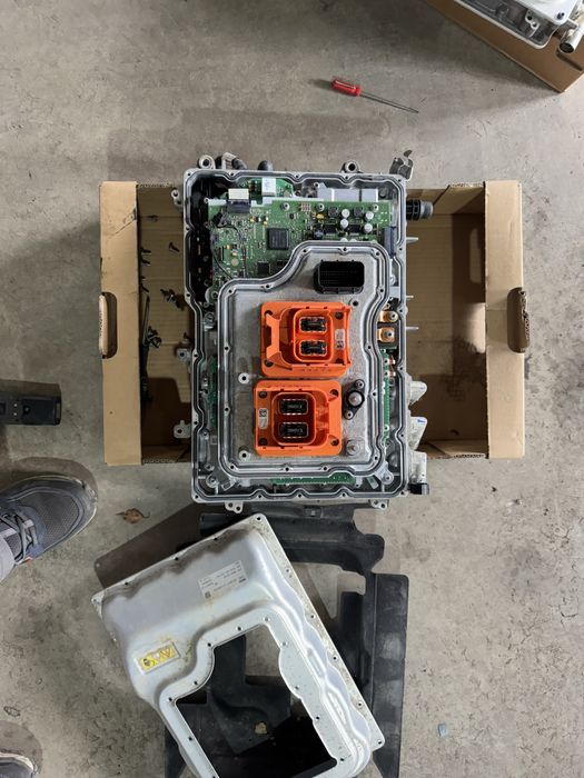 BMW i3 Reparatii invertor (EME), codari, diagnoza, activare functii.