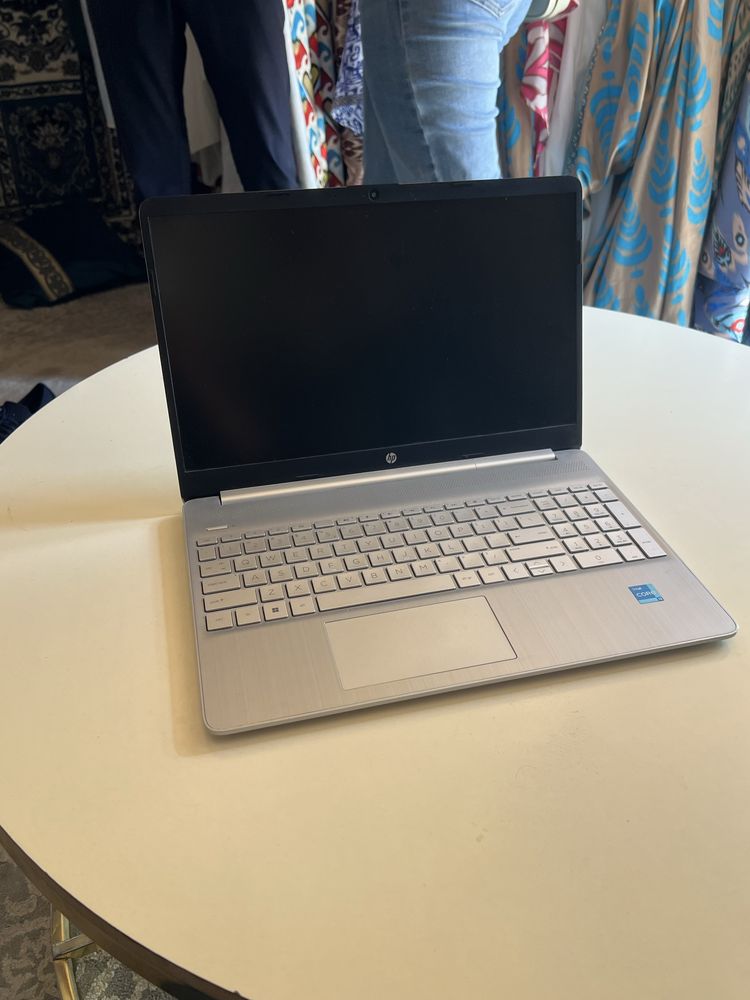 Hp ноутбуки тез олишга улгурб колинг