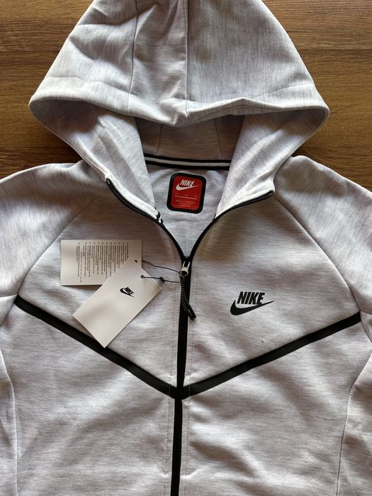 Детски,памучен екип Nike в сиво,с активен,заден джоб на долнището