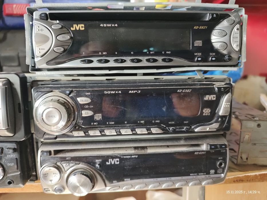 Радио за кола и оригинална мултимедия