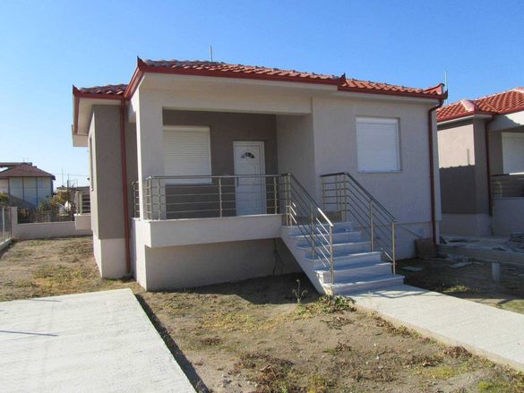 Продава нова къща 85 м2 и двор 250 м2, Неа Врасна, Гърция