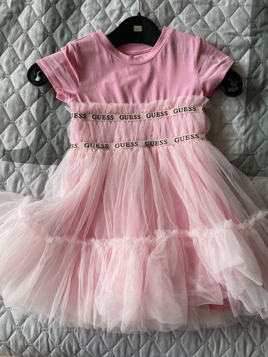 Рокля на Guess ..