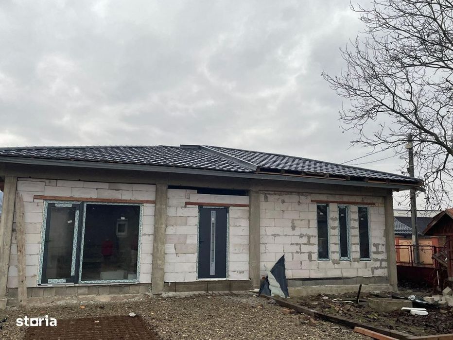 Casa stil mediteranean, 100 mp utili, teren 869 mp – Cetan, jud. Clu