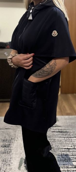 Пончо оригинални на Moncler