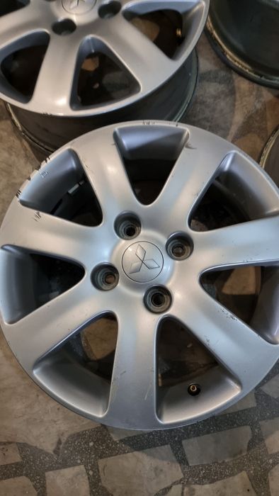 Mitsubishi 16 цола Honda Accord 2 комплекта  Оригинал Carisma  Galand