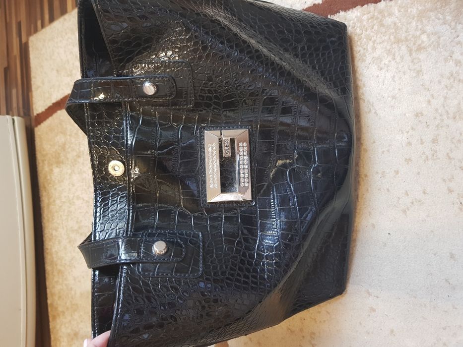 Чанта "Guess"...