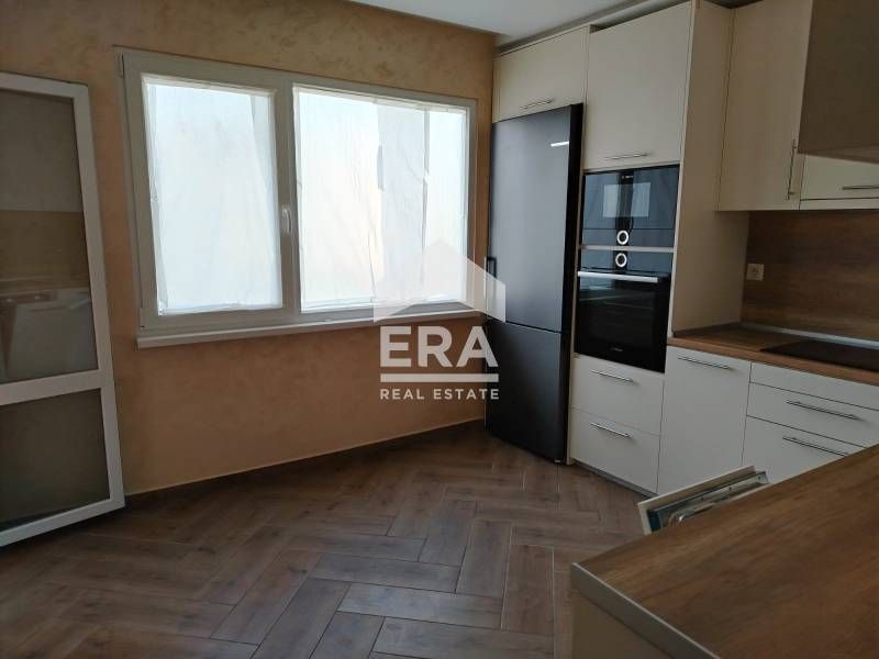 Продава се Тристаен апартамент в София, Модерно предградие - 88 кв.м за 2103 €/кв.м - Снимка #3