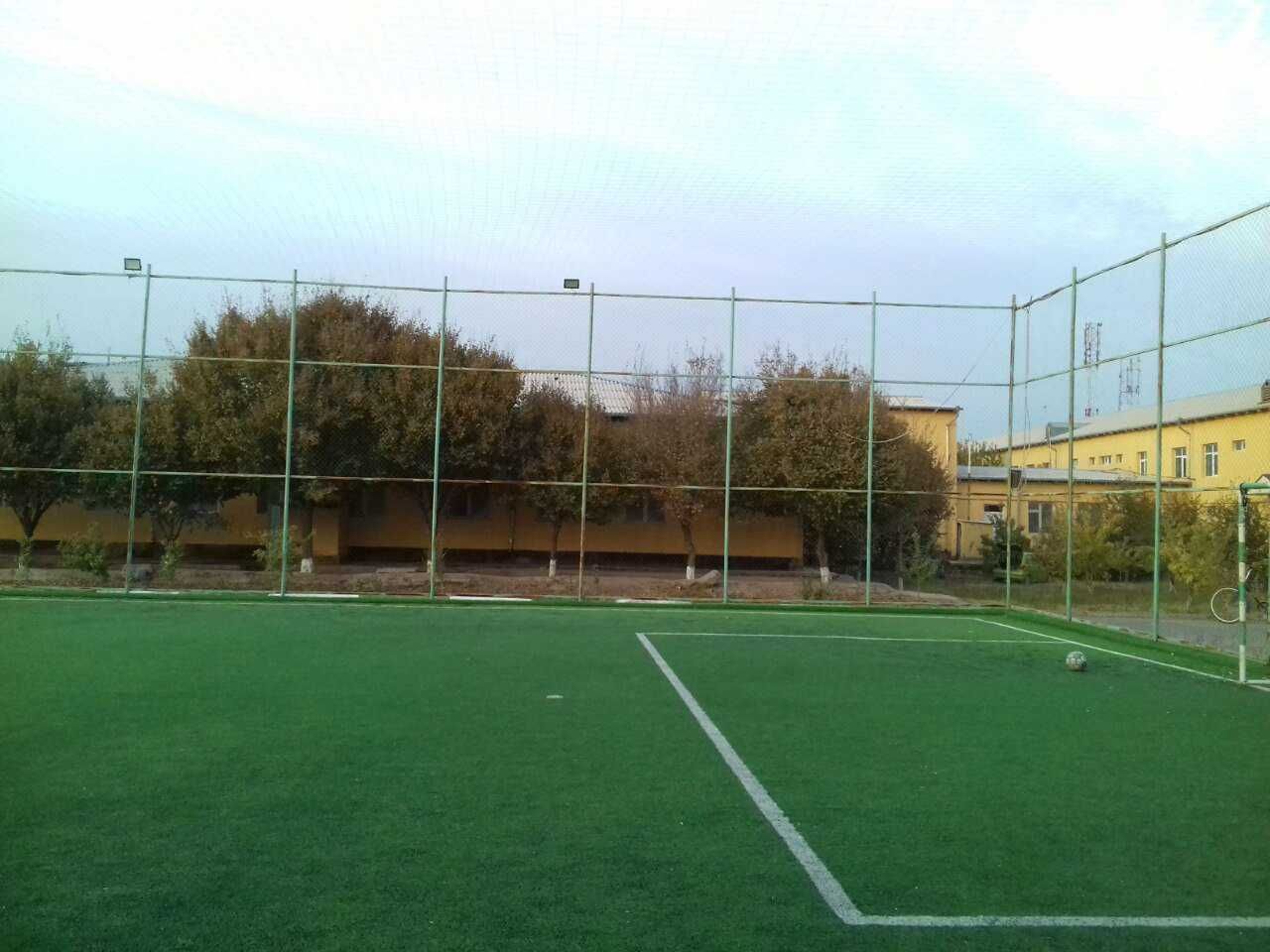 Mini futbol maydoni gazon