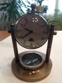 Часовник настолен с компас от бронз