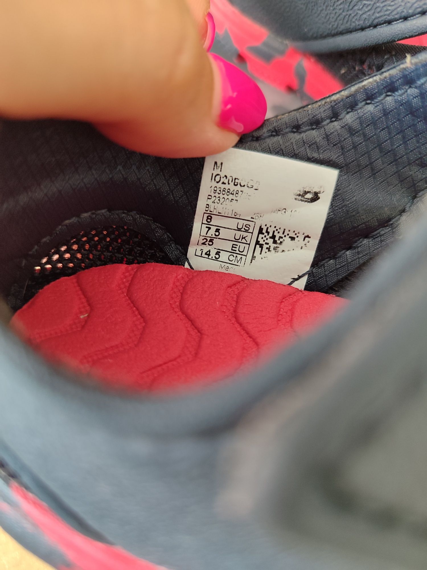 Обувки NEW BALANCE с мрежа и Adidas 25номер 25лв за брой