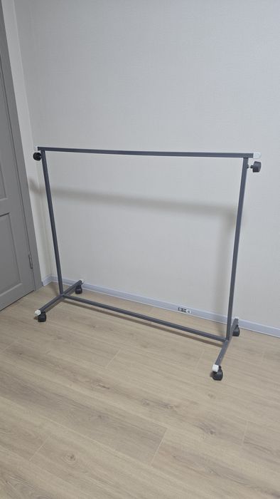 Вешелка напольная  гардеробная на колёсах