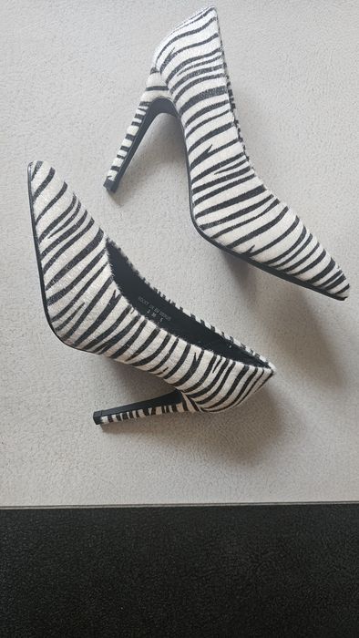 Нови обувки размер 35.