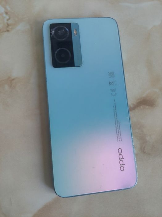 Vând Oppo A57s de 128Gb [spart dar perfect funcțional] //poze reale