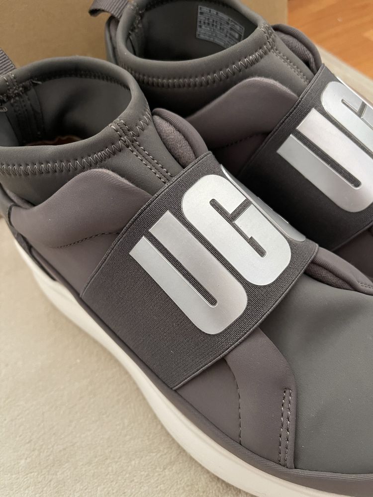 Pantofi sport UGG marimea 36