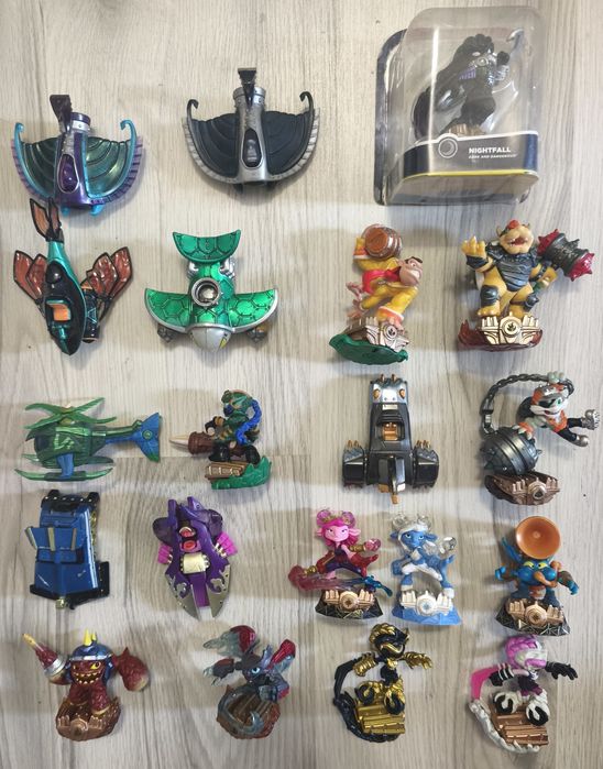 Skylanders la bucata,lot sau schimb, 141 figurine, portale, jocuri