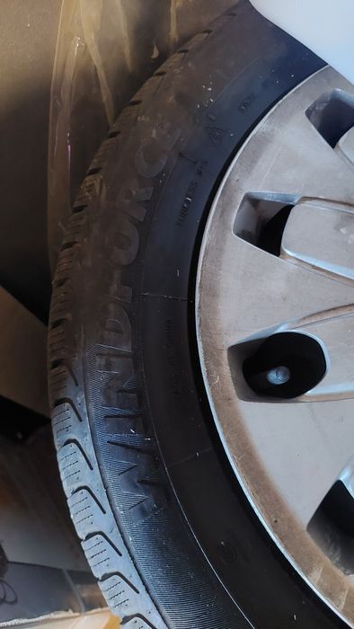 Cauciucuri iarnă 215/55/16 cu jante de tablă,  dot 2016 .