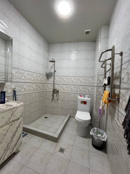 Bollaga Kvartira ijaraga srochno 4xona Tinchlik metroga 5-7 minut