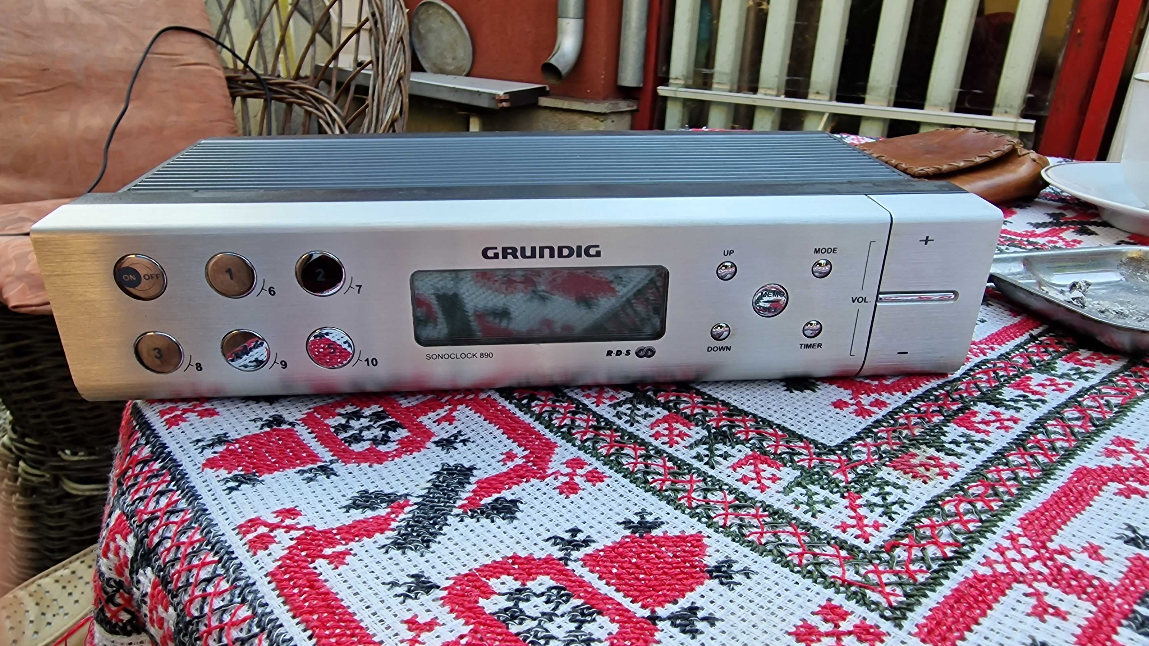 Aparat radio cu memorie Grundig Sonoclock 890 aluminiu