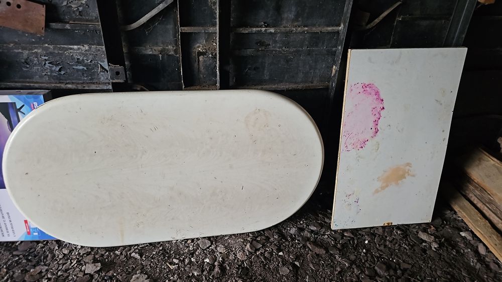 Продам 2 стола самовывоз