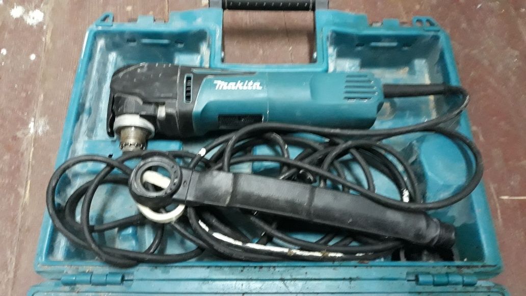 Makita ( Multifuncțională ) MT 3010Cx6