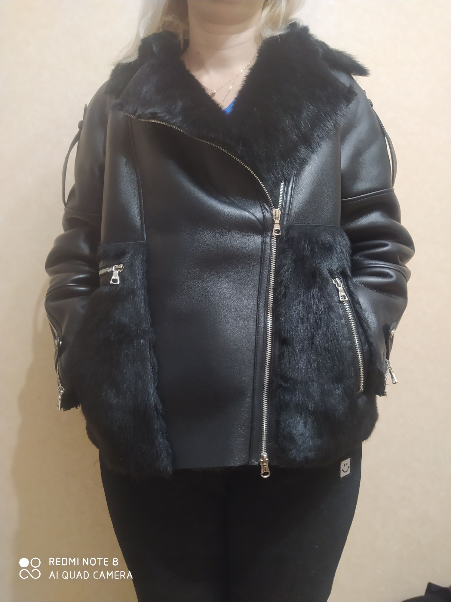Продам женскую дубленку