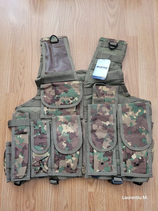 Vestă tactică multifuncțională